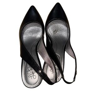 Life Stride Black Pointed Toe Slingback Heels